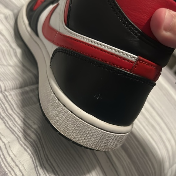 Air Jordan 1 Mid Bred Toe Size 11 (Used) - Picture 13 of 16